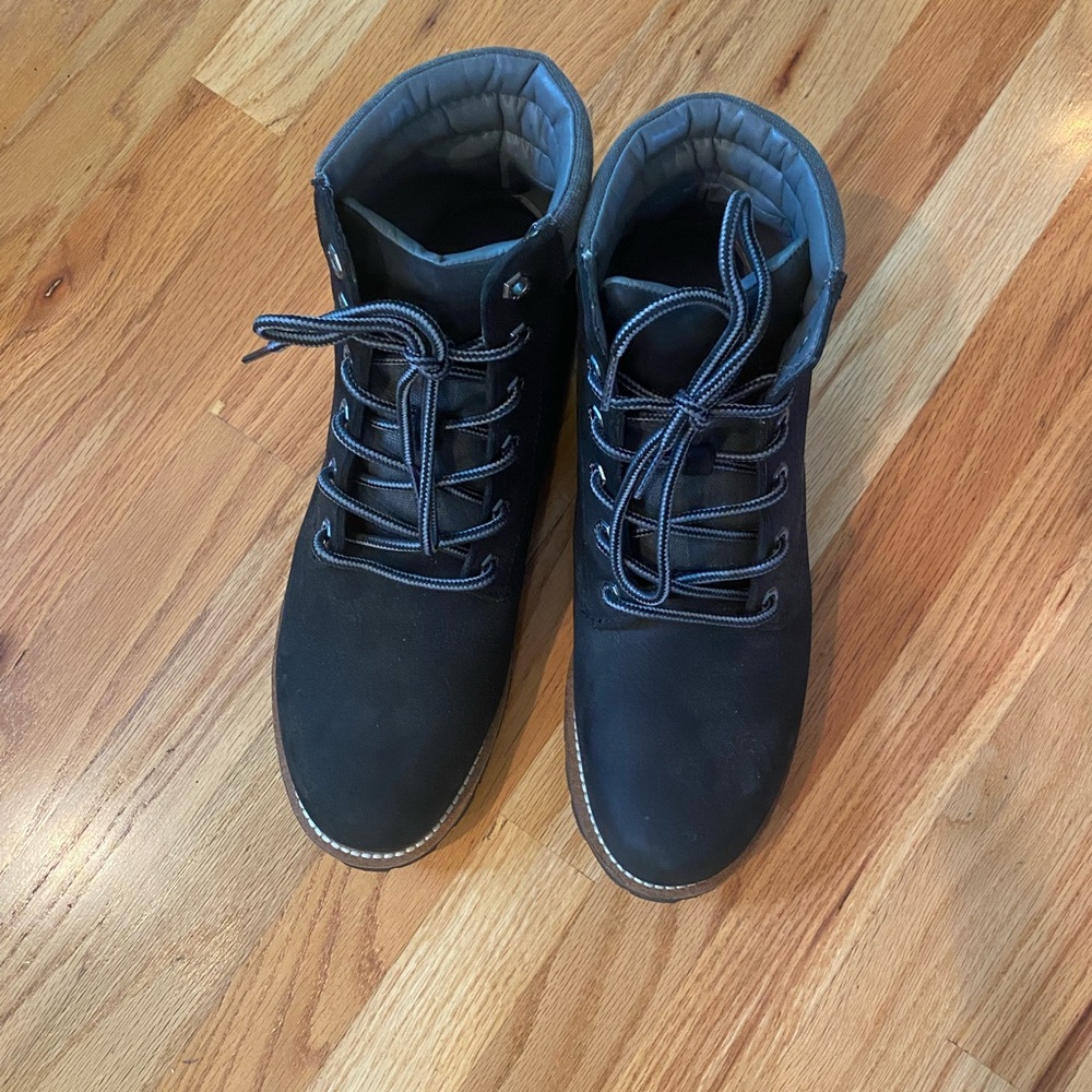Kodiak Black Ankle Boots with Lace-Up Closure